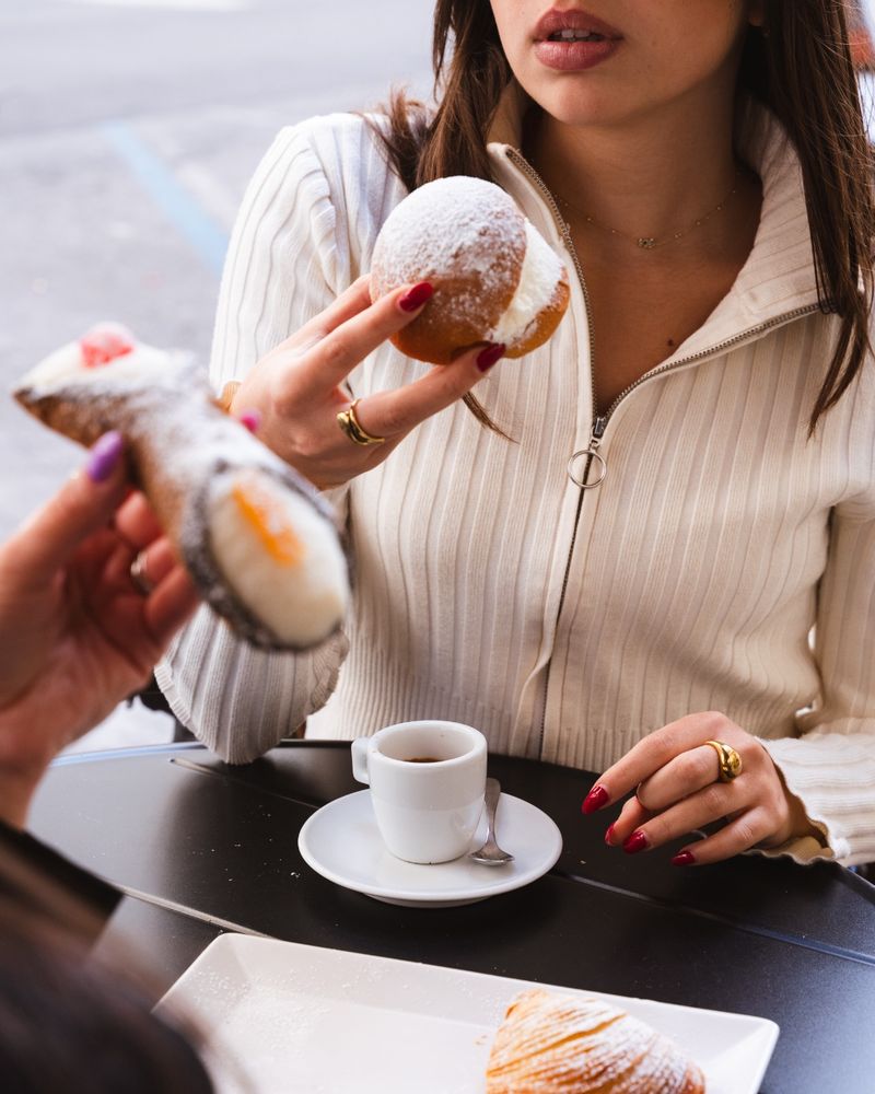 Cannolo, sufflè e caffè